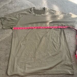 Lululemon Metal Vent Tech Short Sleeve Shirt – Olive Green 20 ptp